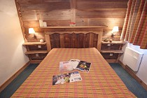 Chalet Diamant - slaapkamer met 2-persoonsbed (DIA32)